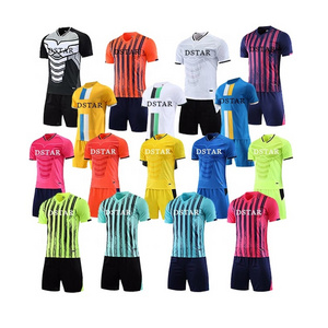 2022 Wholesale Custom Soccer Jersey Cool Youth Team Wear Short Sleeve Set Football Uniform