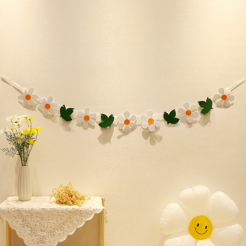 2022 Wholesale Daisy Banner felt bear white flower garland flag Happy Birthday Banner Party Supplies Decorations