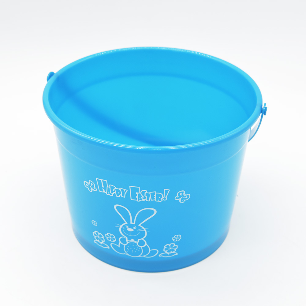 The manufacturer provides plastic buckets for children's candy and fruit storage, cartoon circular Easter storage buckets