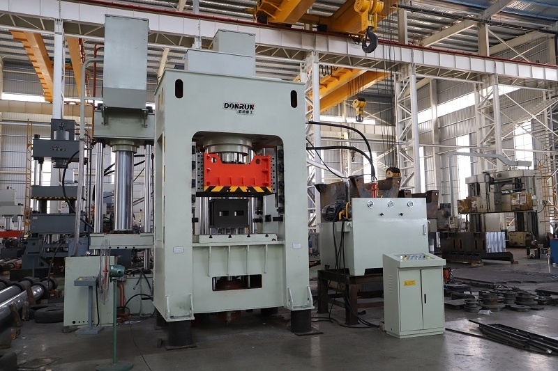 Good design and precision H frame hydraulic press machine 630 ton