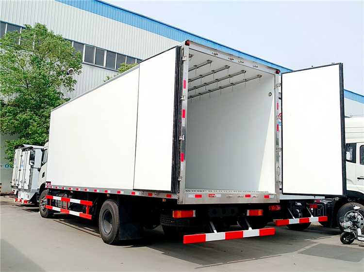 1suzu 5T refrigerated lorry fish and meet traport cold box truck for sale