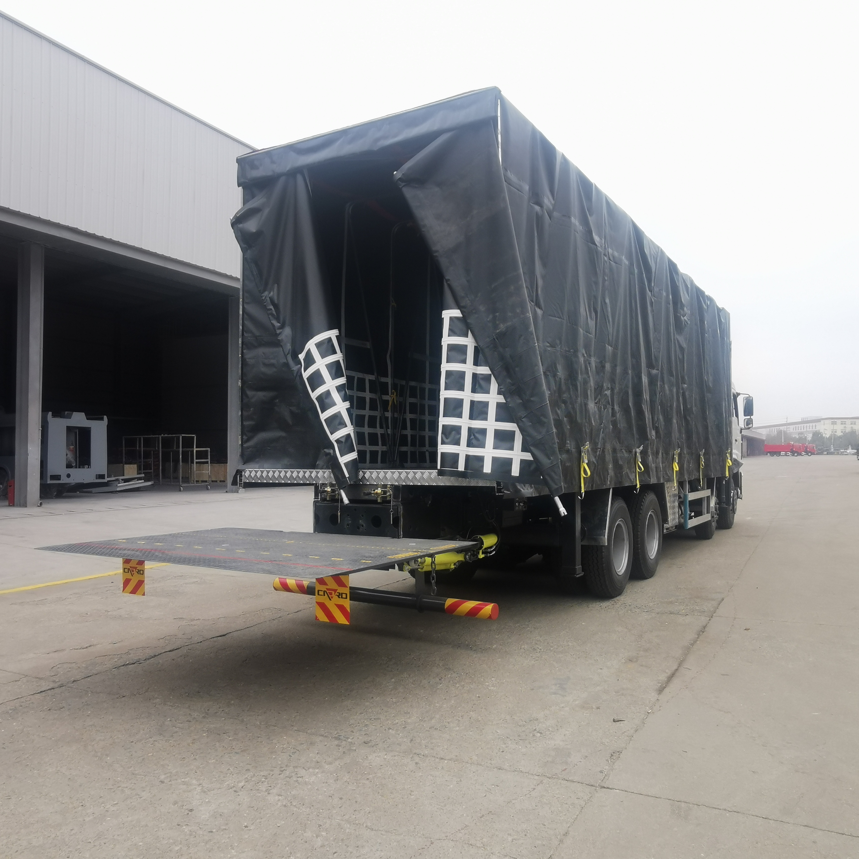 Dongfeng 8x4 rear ladder platform mobile knuckle marine deck arm lift boom hydraulic folding crane mounted truck 14t