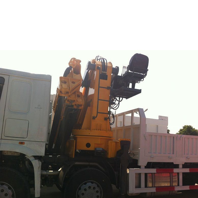 Customized heavy duty hydraulic folding boom crane mounted truck