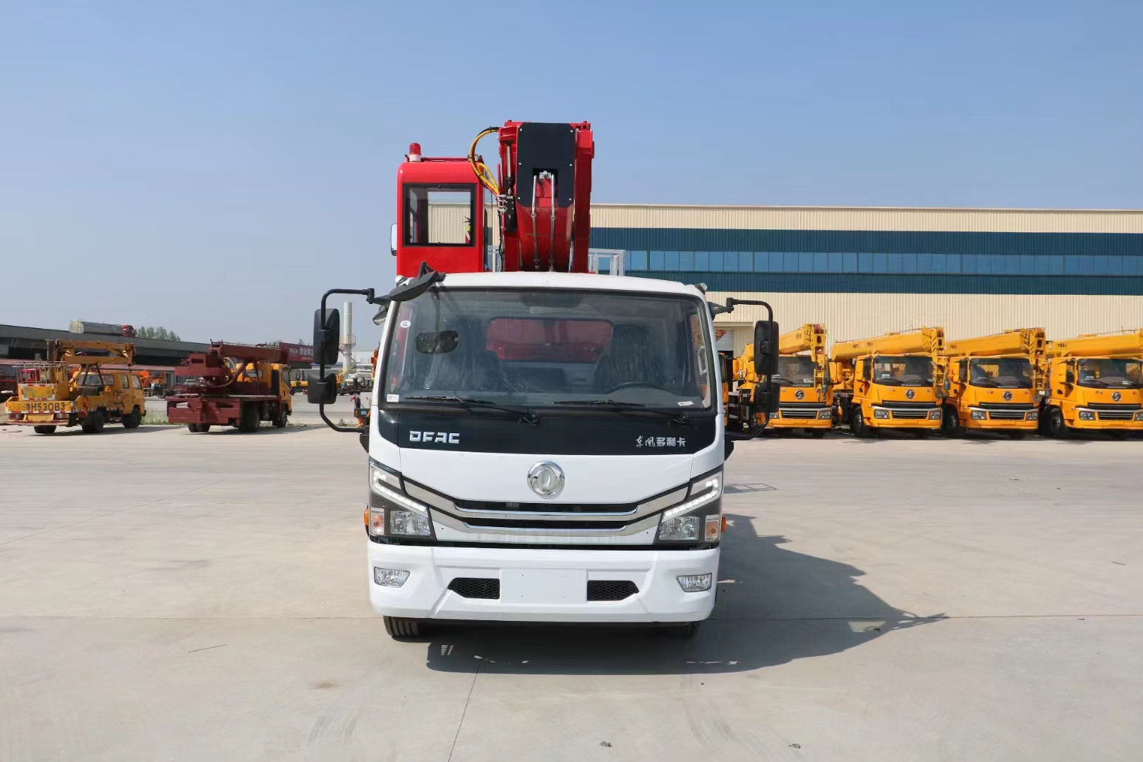 Truck mounted aerial work platform, air conditioner platform High Altitude Aerial Working Platform Mini Insulated Bucket Trucks