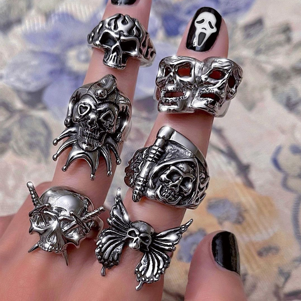 Hiphop Gothic Punk Heart Grog Skull Rings For Women Men Vintage Gothic Spider Rabbit Smile Face Ring Couple Fashion Jewelry Gift