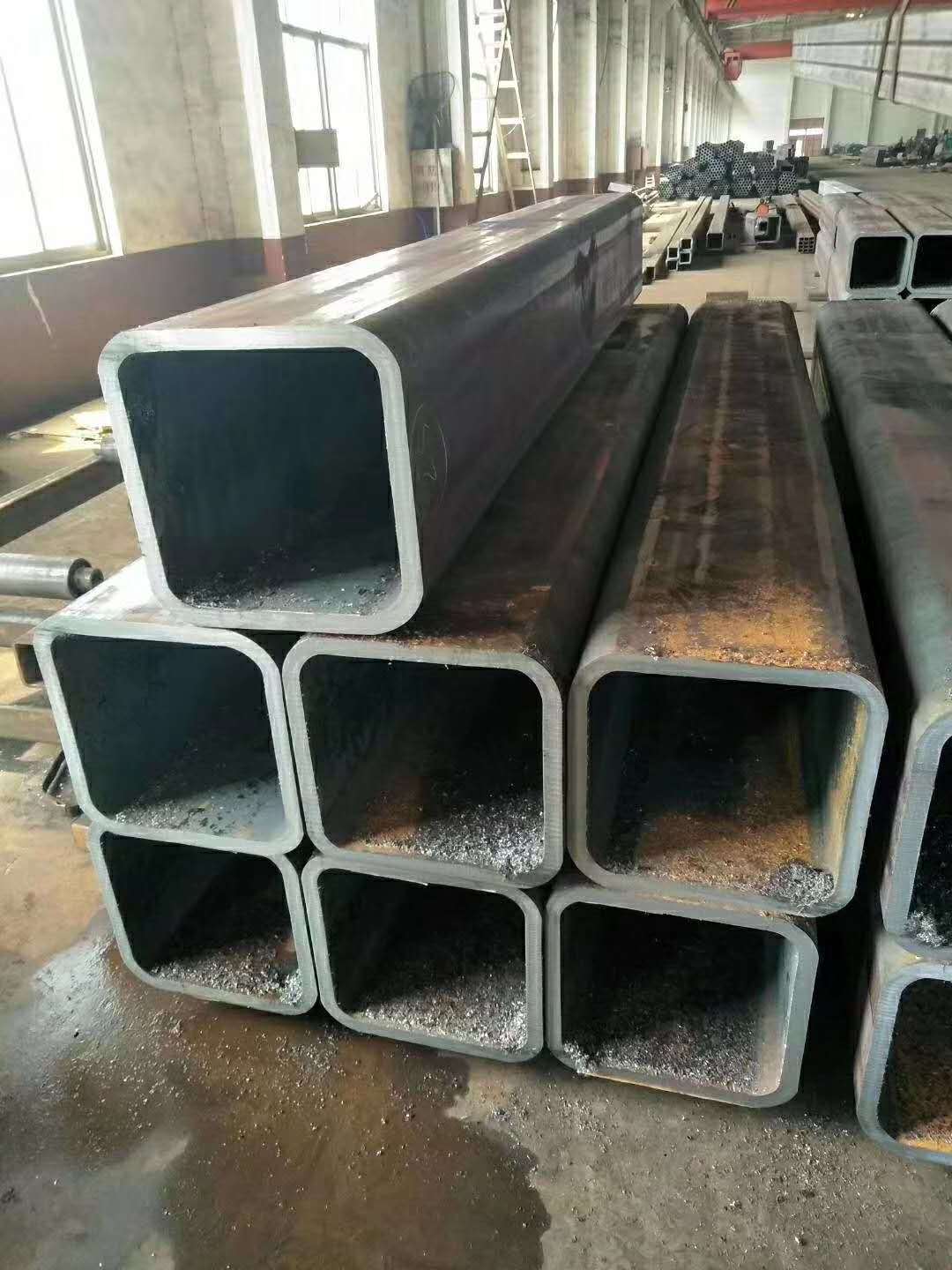 Low price Q235 Q195 ST52 High quality carbon steel square tube seamless black carbon steel pipe tube