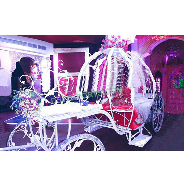 Grand Bride Entrance Wedding Carriage  Wedding Buggy Entry For Bride Groom Cinderella Carriages Manufacturer