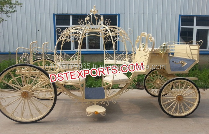 Luxury Wedding Golden Cinderella Carriage  European Style Wedding Cinderella Buggy Small Wedding Golden Cinderella Carriage