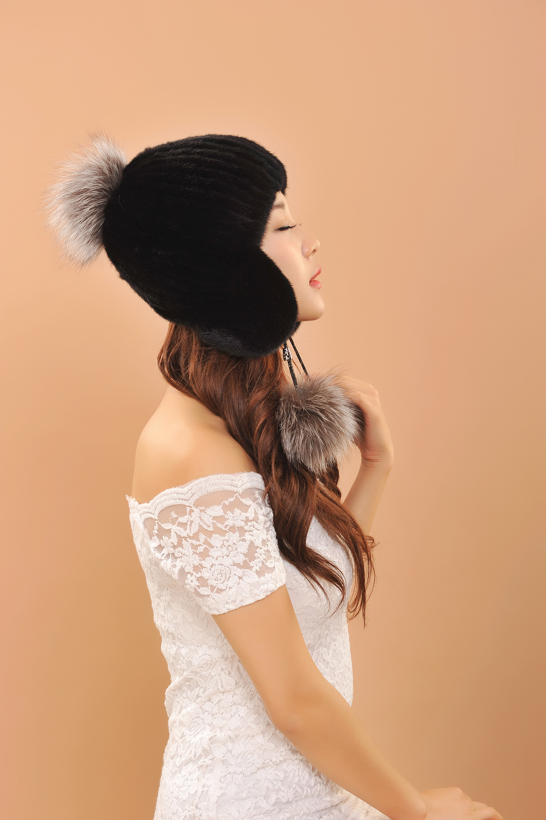 Custom Fashion Winter Women Fur Hats Hand Sewn Warm Female Ski Earflap Beanie hat  knitted Real mink fur hat with fox fu