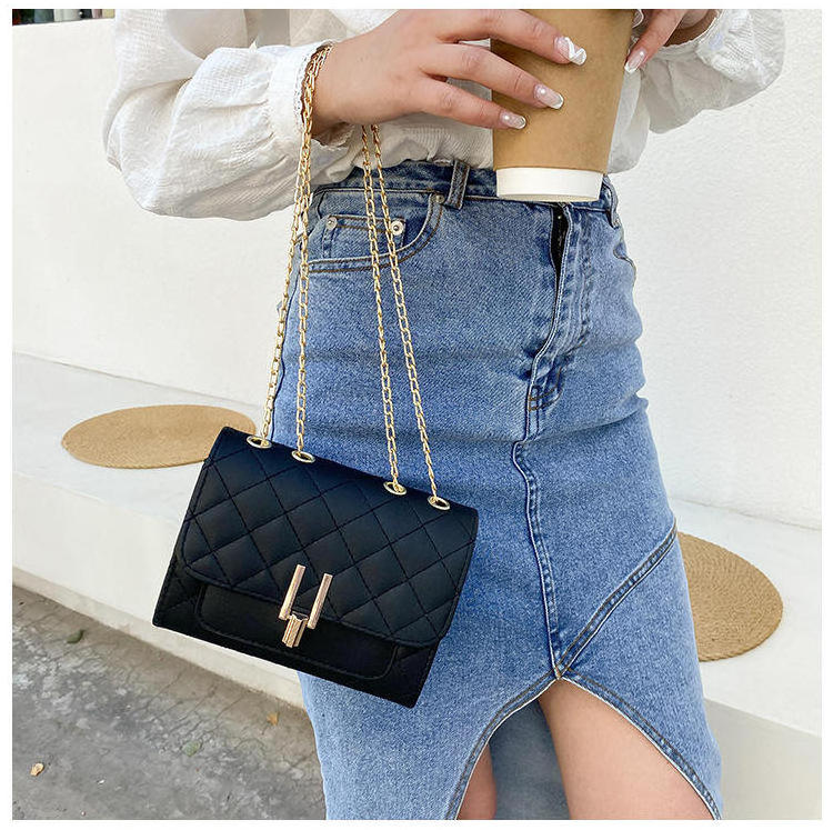 2023 New Small Square Diamond Lattice Bag Pu Solid Zipper Fashion Single Shoulder Messenger Bag With Chain Ladies Handbag