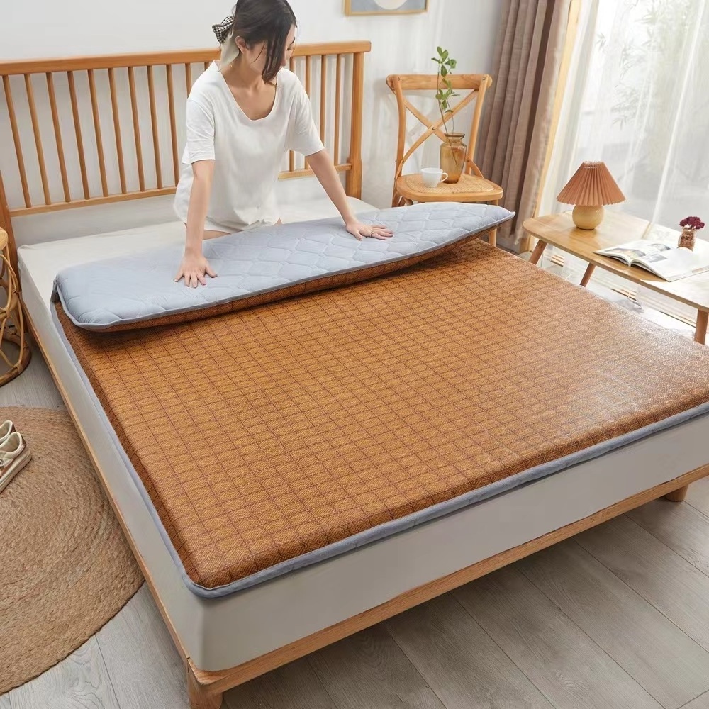 Comfortable Bed Mattress Topper With Knitted Rattan Surface Adults King Size Air Cooling Breathable Bedding Sleep Mattress