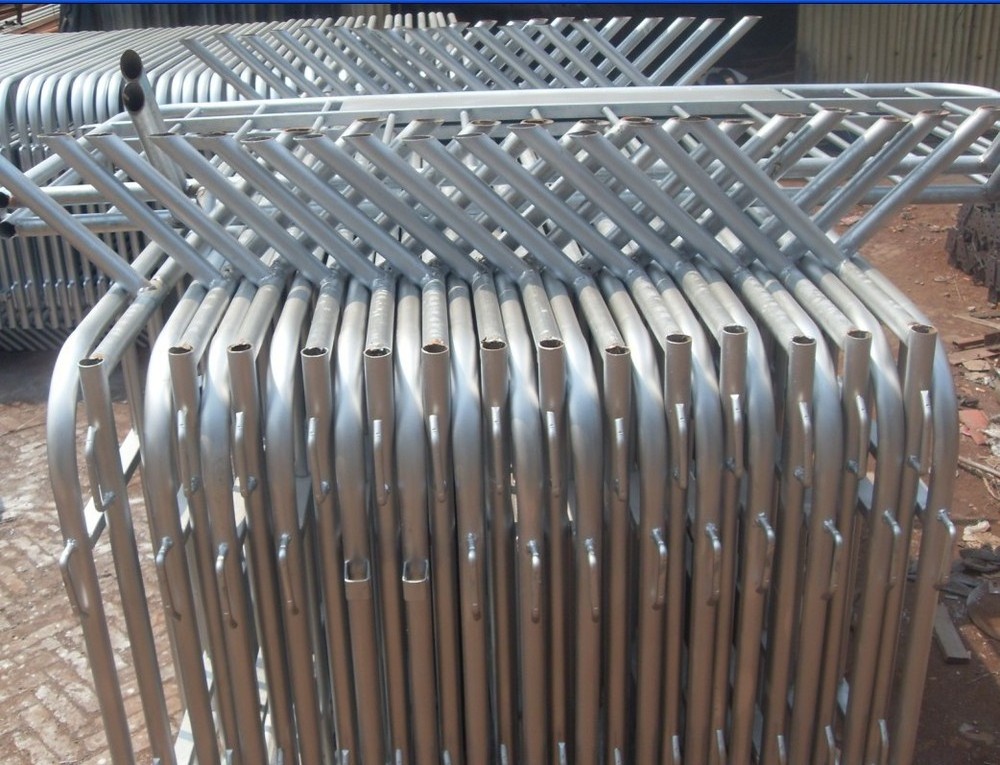 2024 Panels Galvanized Crowd Control Barrier Pedestrian Wall Barricades Barrier