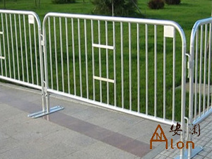 2024 Panels Galvanized Crowd Control Barrier Pedestrian Wall Barricades Barrier