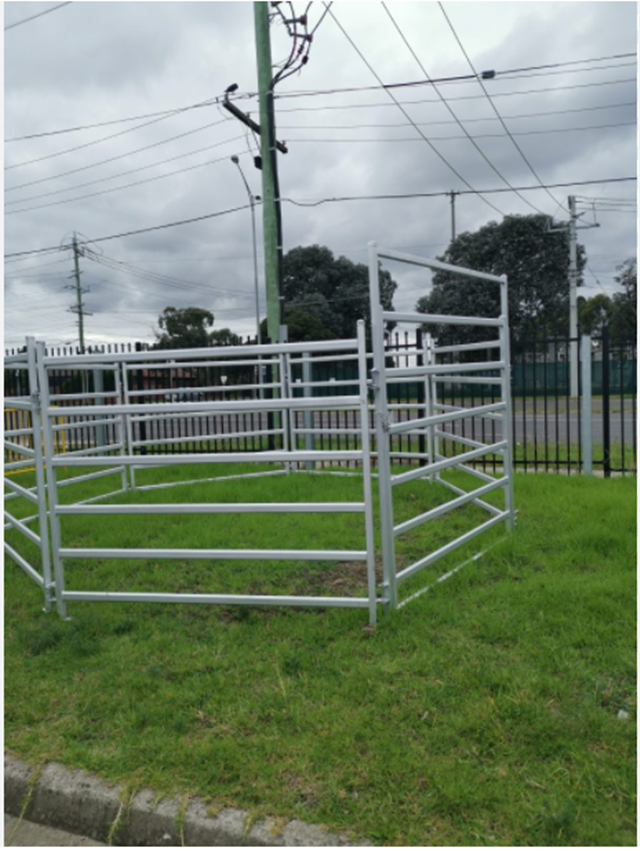 Hot Sale Farm And Field Galvanized Livestock Cow Cattle Metal Steel Wire Fence On Farm