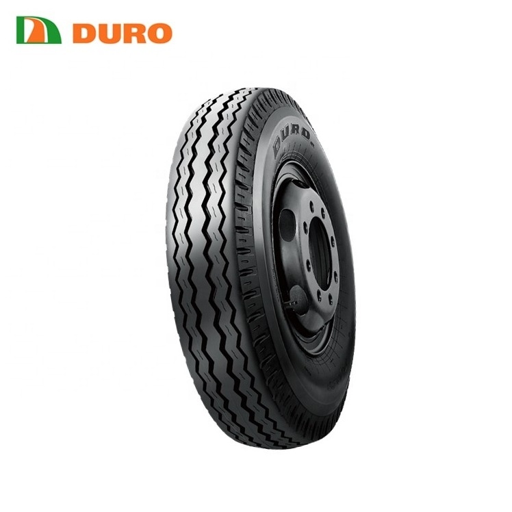 Long distance driving 9.00 20 bias truck tire