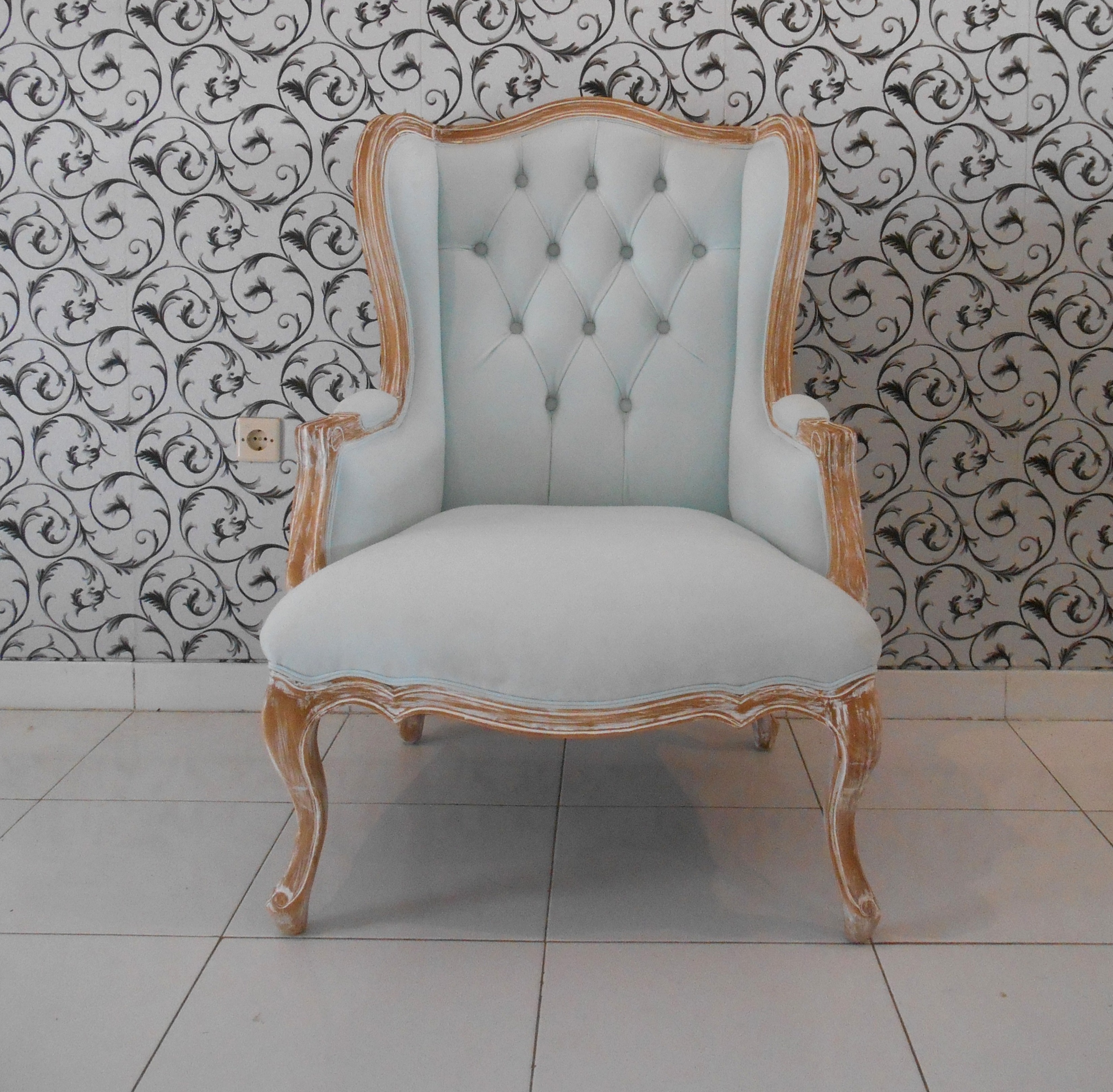 Indoor Wing Chair Mindi Solid Wood Furniture French Style