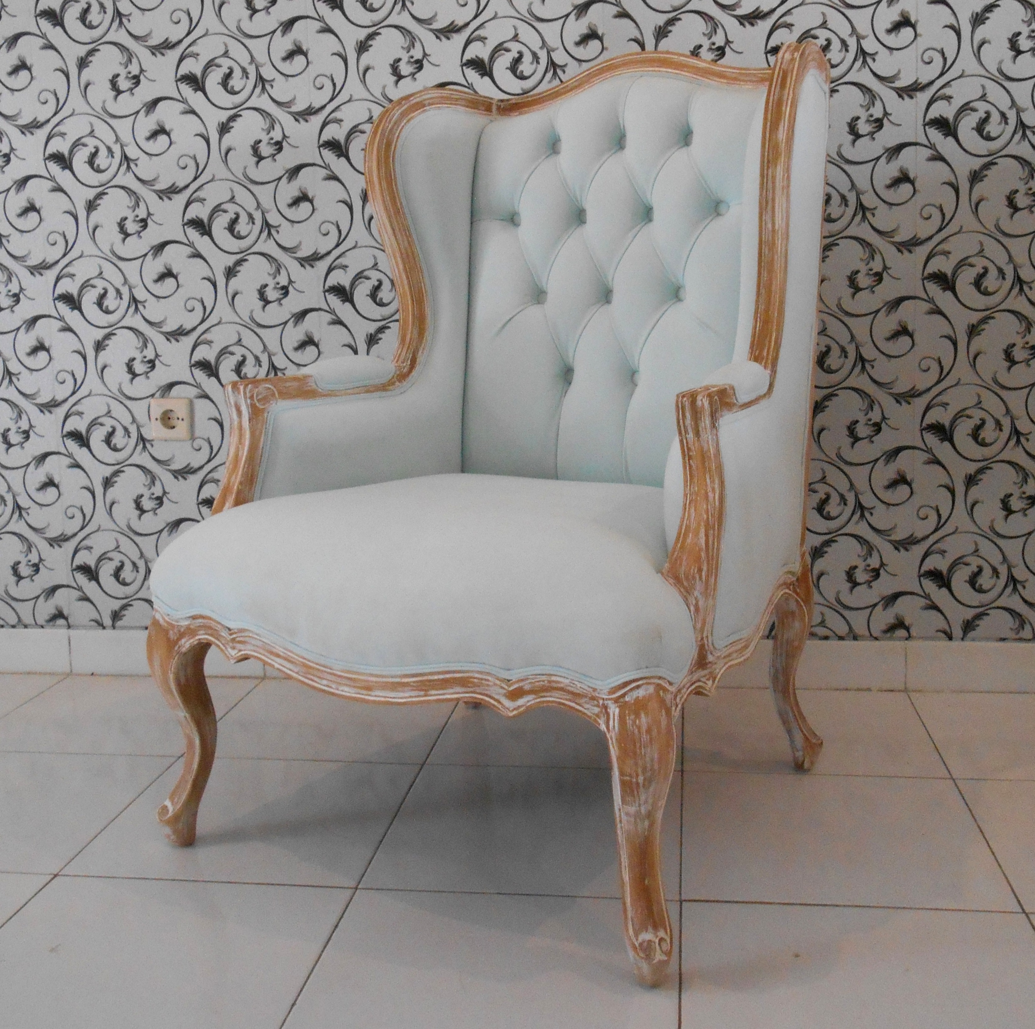 Indoor Wing Chair Mindi Solid Wood Furniture French Style