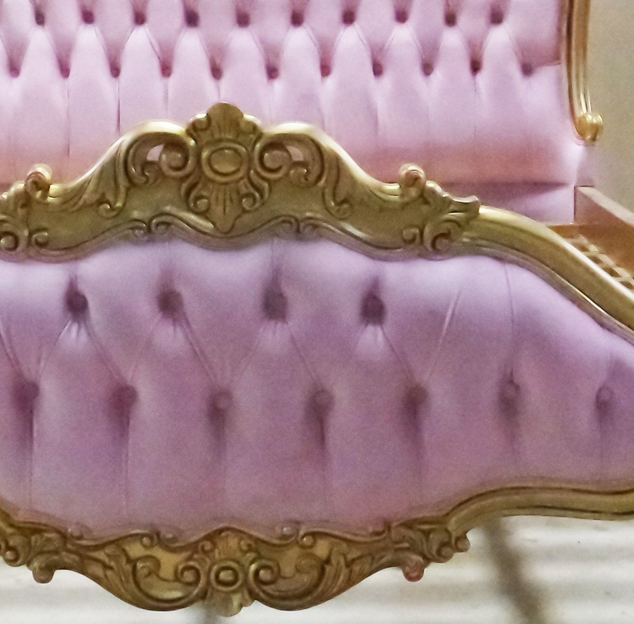 Rococo Tufted Magie Bed , French Country Bedroom Furniture Gold