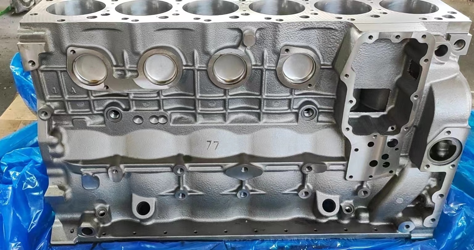 High quality  cylinder head engine block 6D107