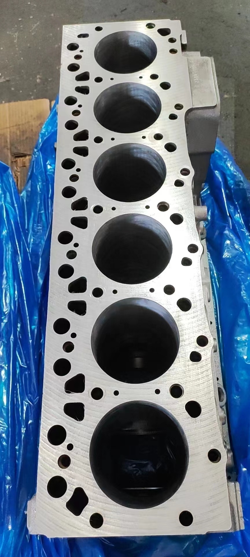 High quality  cylinder head engine block 6D107