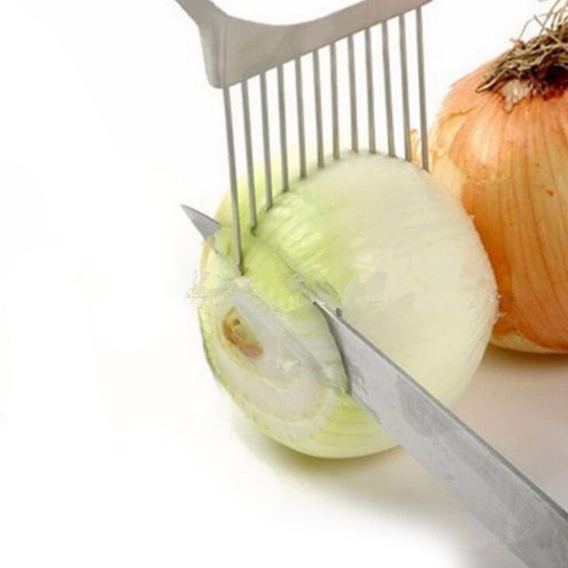 2021 New Creative Stainless Steel Multi-purpose Onion Fork Fruit and Vegetable Slice Holder Kitchen Vegetable Cutting Tool