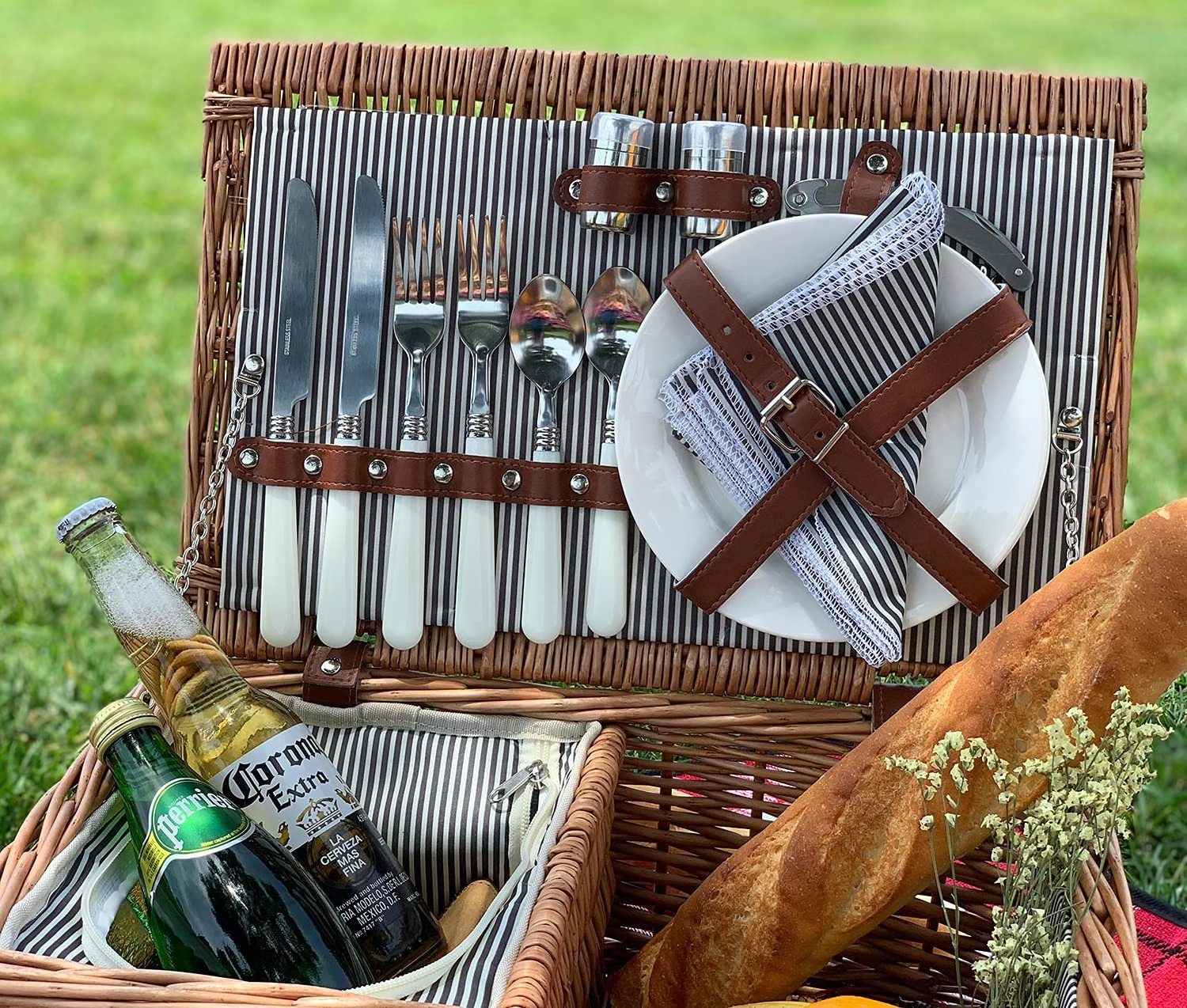 Handmade Large Wicker Picnic Basket Set with Utensils Cutlery - Perfect for Picnic