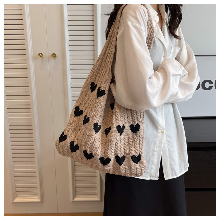 Custom 2024 Korean Fashion Beach Knitted Bags Hollow Mesh Crochet Red Heart Bags Cute Tote Shopping Bags