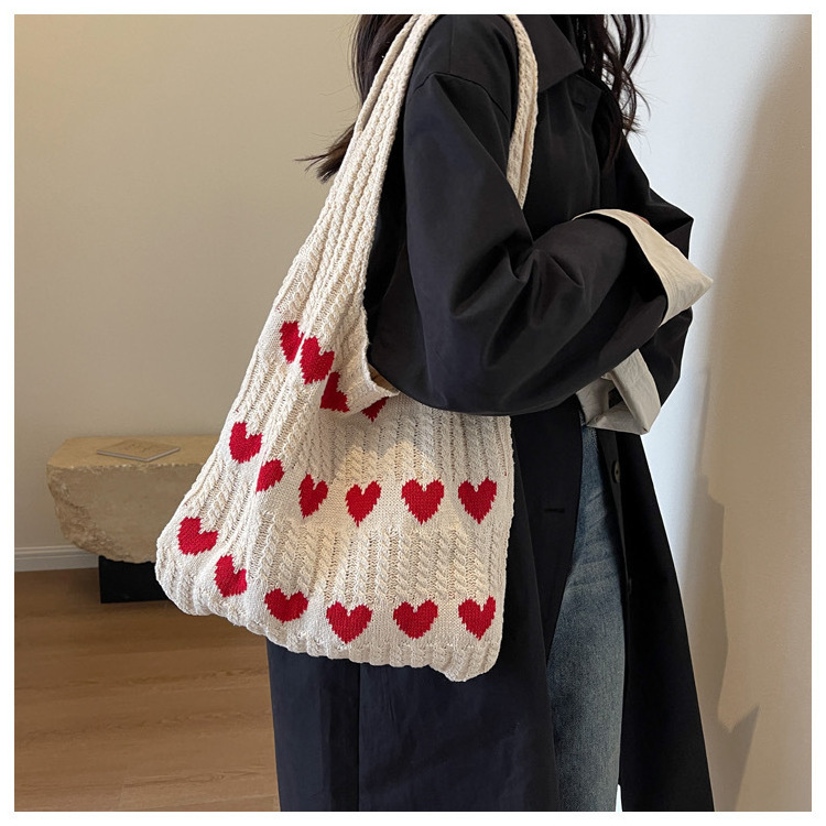 Custom 2024 Korean Fashion Beach Knitted Bags Hollow Mesh Crochet Red Heart Bags Cute Tote Shopping Bags