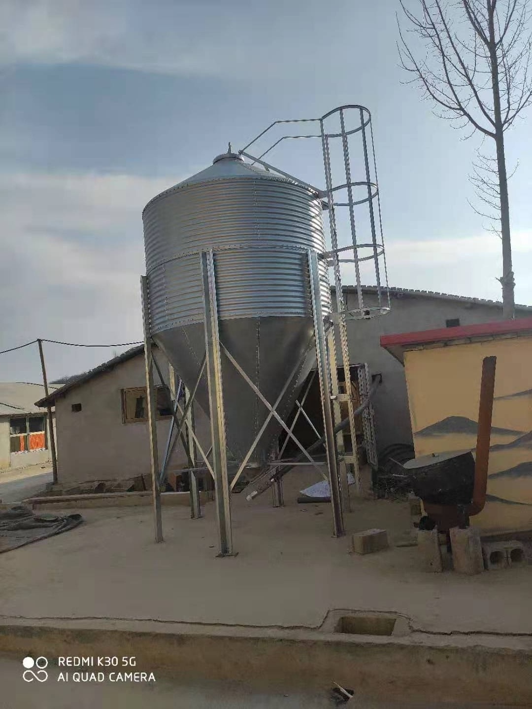 farm hopper galvanized steel animal poultry chicken feed silo prices mini grain silo for sale