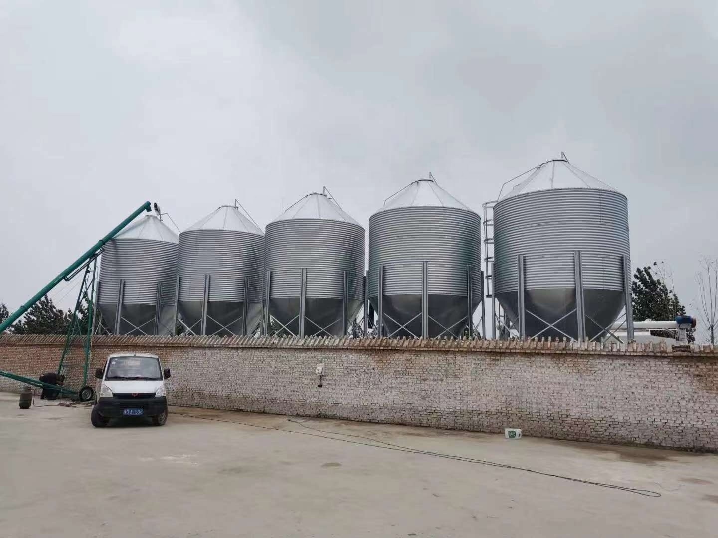 farm hopper galvanized steel animal poultry chicken feed silo prices mini grain silo for sale