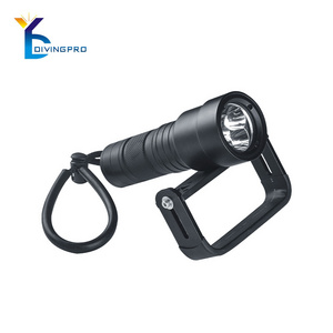 Chinese factories are hot sellers of high-power rechargeable battery led flashlight 3000 lumens led dive lights