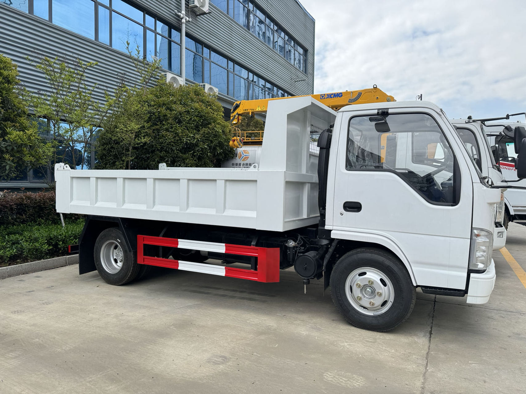 ISUZU 4X2 4-5 Ton Dump Truck