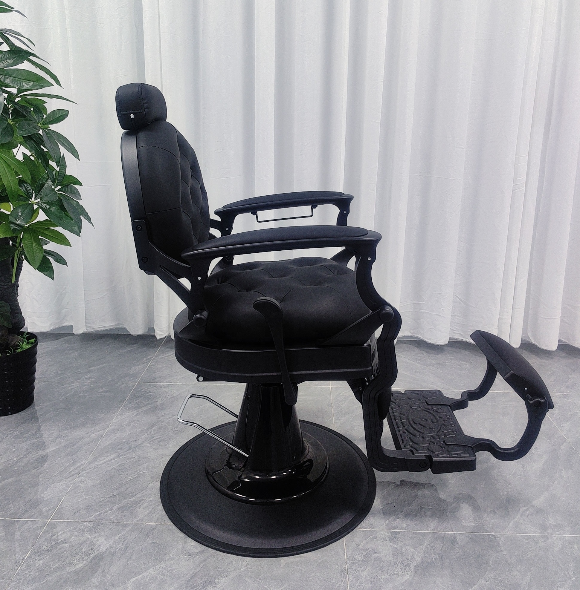 Retro Men All Black Barber Chair  classics Salon Hairdressing chairs Hydraulic chair Factory wholesale