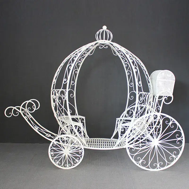 Miguo Luxury Wedding Props White Metal Cinderella Carriage Royal Princess Cinderella Pumpkin Carriage