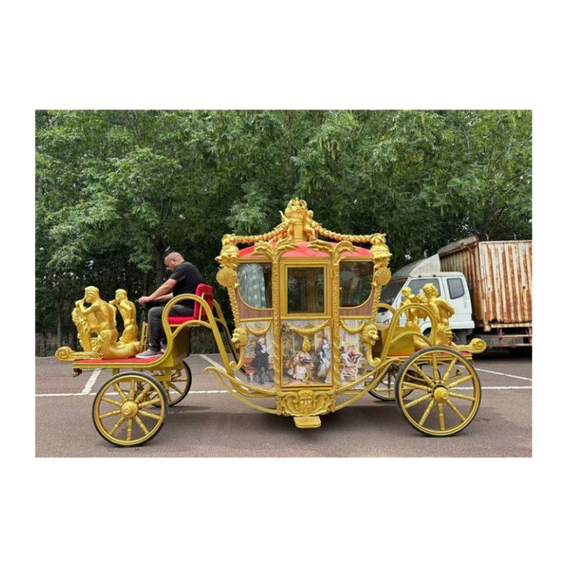 Luxury golden royal horse carriage electric sightseeing carriage for sale