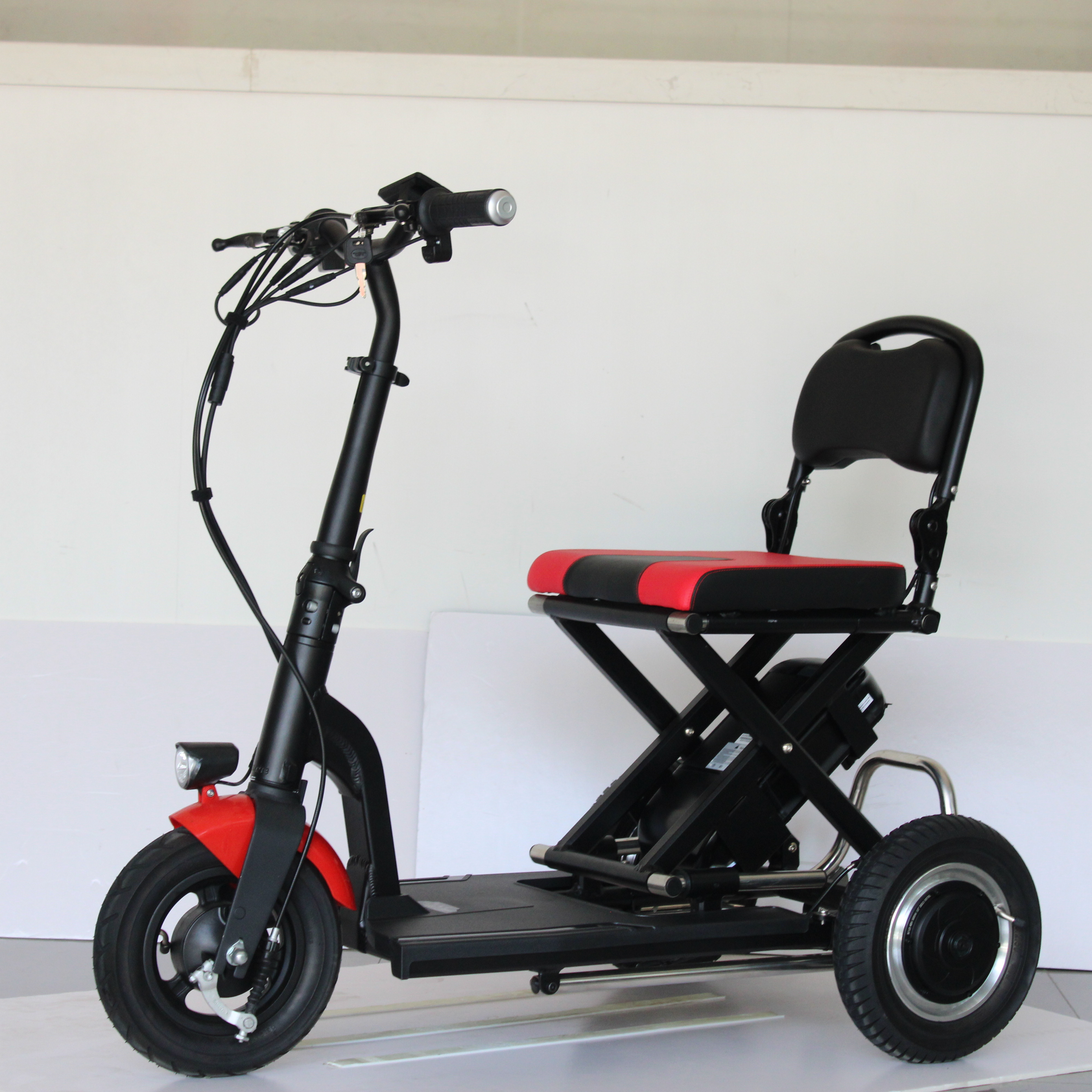 Hot Selling Wheelchair Scooters for Handicapped People 3 Wheel Scooter India Adult Electric 3 Wheel Scooters Wheelchair