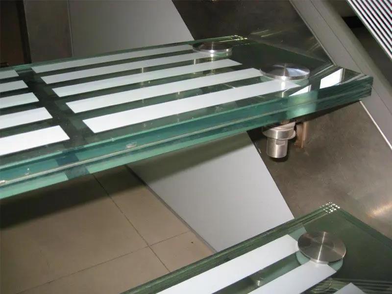 shenzhen supply interior customized laminated tempered glass steps floating stairs design for indoor house use