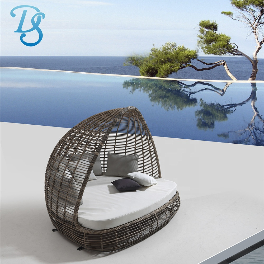 Outdoor Bench High Quality Triangle Shape Rattan Sunbed Garden New Style And Good Price Furniture