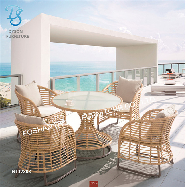 Outdoor Patio Restaurant High Quality PE Wicker Woven Dining Table And Chair Set