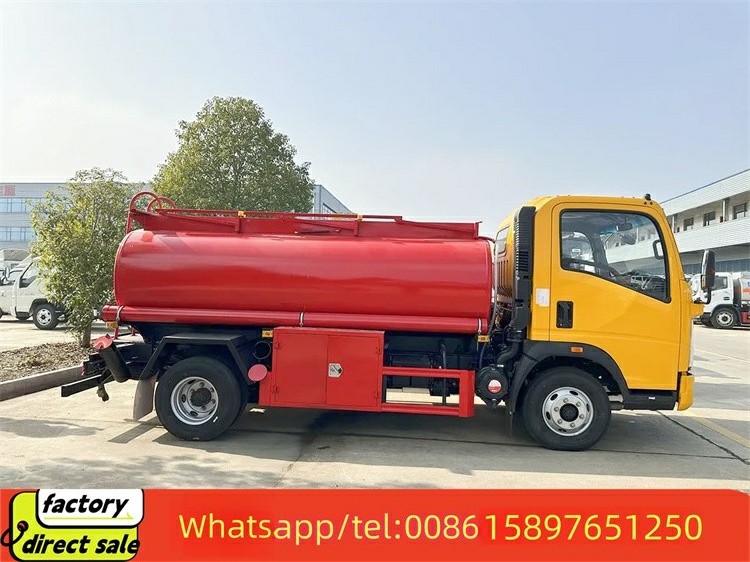 Used Or New Low Price fuel delivery truck 2tonne 2000 liters small oil tanker truck for sale