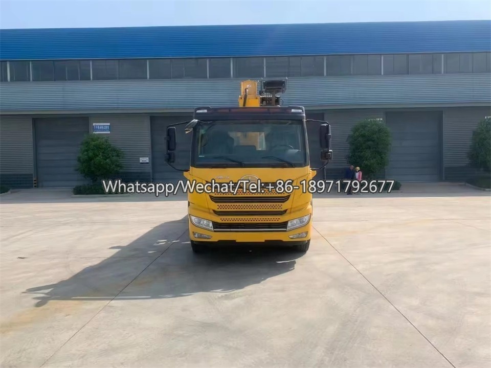 FAW 4X2 Telescopic Boom Hydraulic Lifting Straight Arm Cranes Mounted Wrecker Truck For Sale