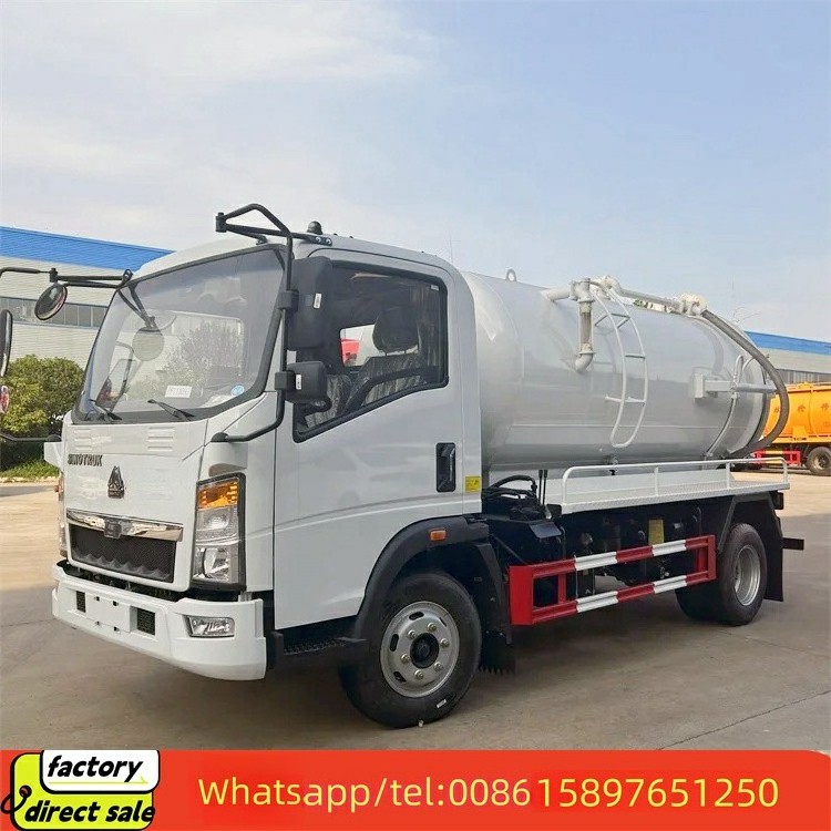 cheap price Sinotruk HOWO mini 3 cubic meter 3000l 4*2 vacuum pump small sewage suction truck for sale