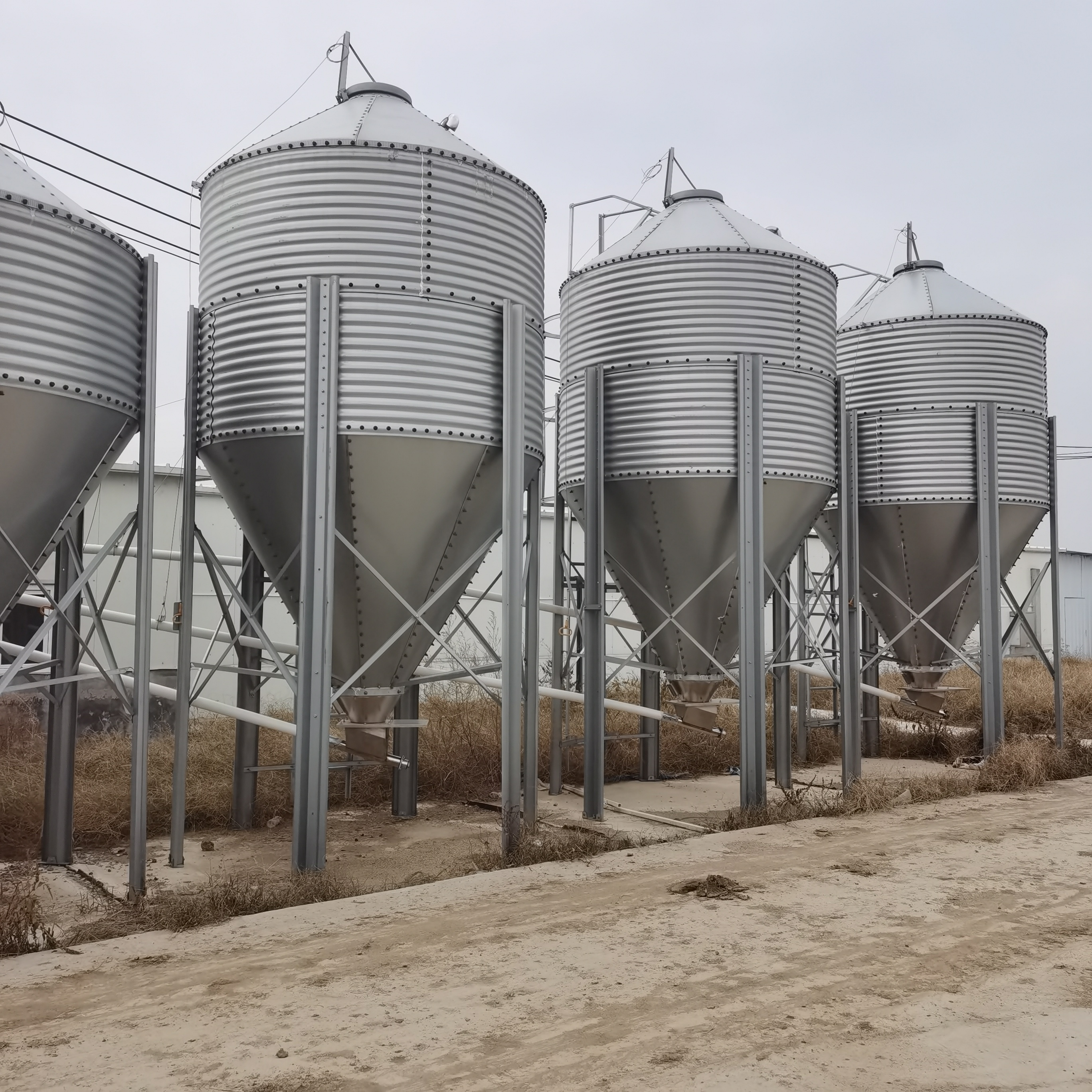 Feeding Tower of 3-30 tons feed storage bin for pig farm and chicken farm galvanized sheet material tower automation feed line