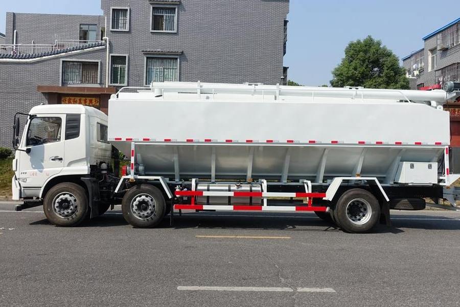 15 ton bulk feed truck/ 30m3  bulk feed transport truck with hydro auger