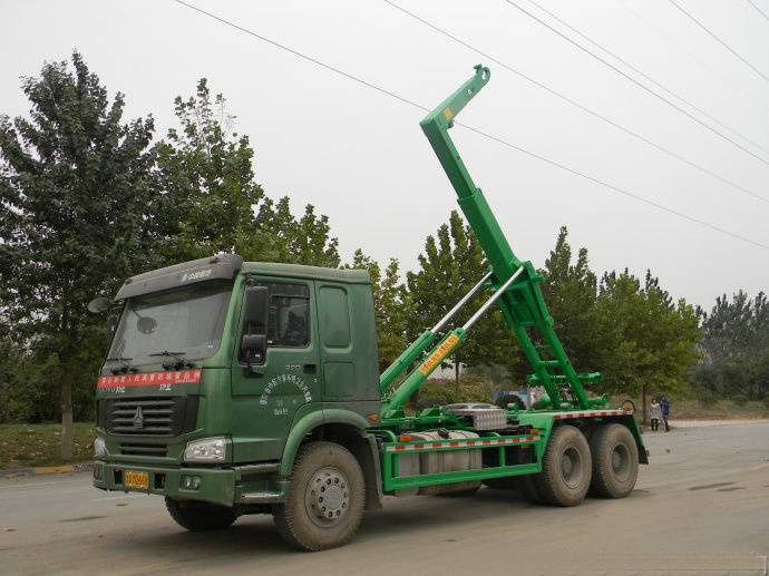 HOWO 25 ton  hook lift garbage truck left/right hand drive howo garbage truck for sale