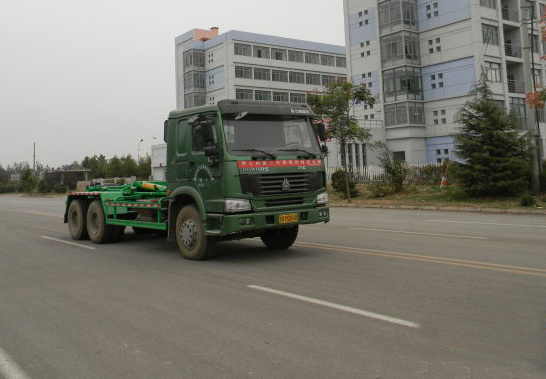 HOWO 25 ton  hook lift garbage truck left/right hand drive howo garbage truck for sale