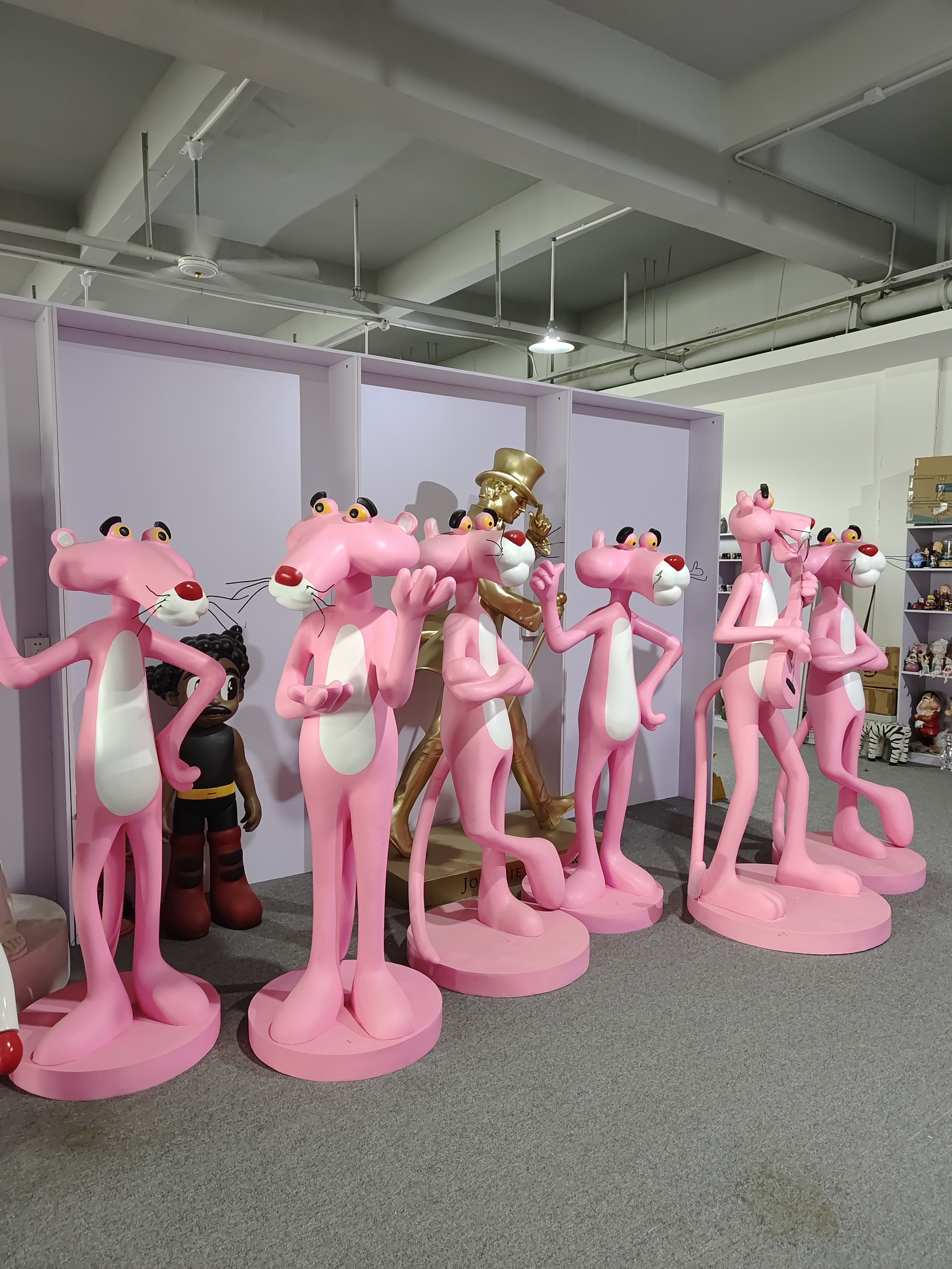 Factory Price Pink Panther Statue Customized Outdoor Shopping Mall Pink Panther Animal Sculpture