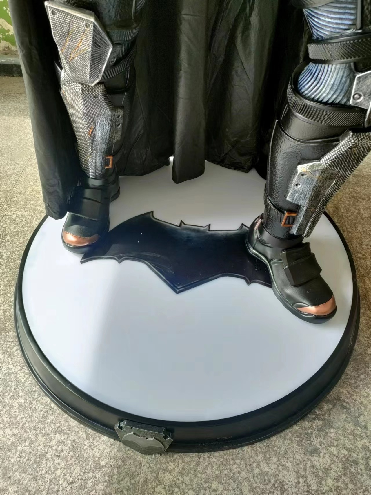 High Quality Life Size Batman Movie Action Figure Life Size Fiberglass Batman Statue Sculpture