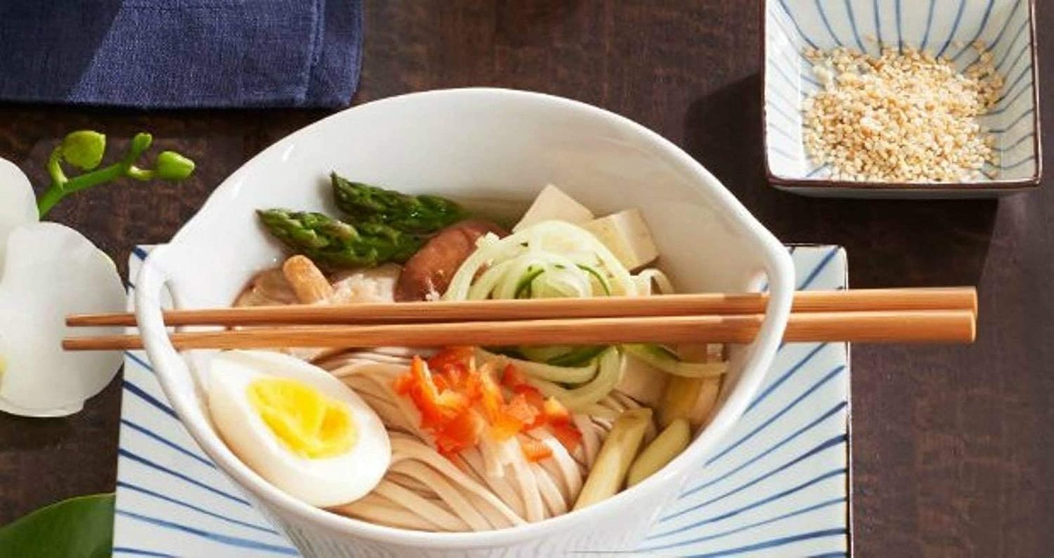 White Porcelain Noodle Bowl Sets Bamboo Chopsticks and Ceramic Spoon Ramen, Soup, Salad, Pho, Fruit 40 Ounce Bowl