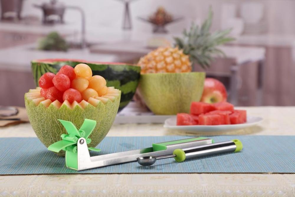 2021Watermelon Slicer Cutter Knife Windmill Watermelon Melon Tongs Corer Stainless Steel Vegetable Fruit Cubes Slicer